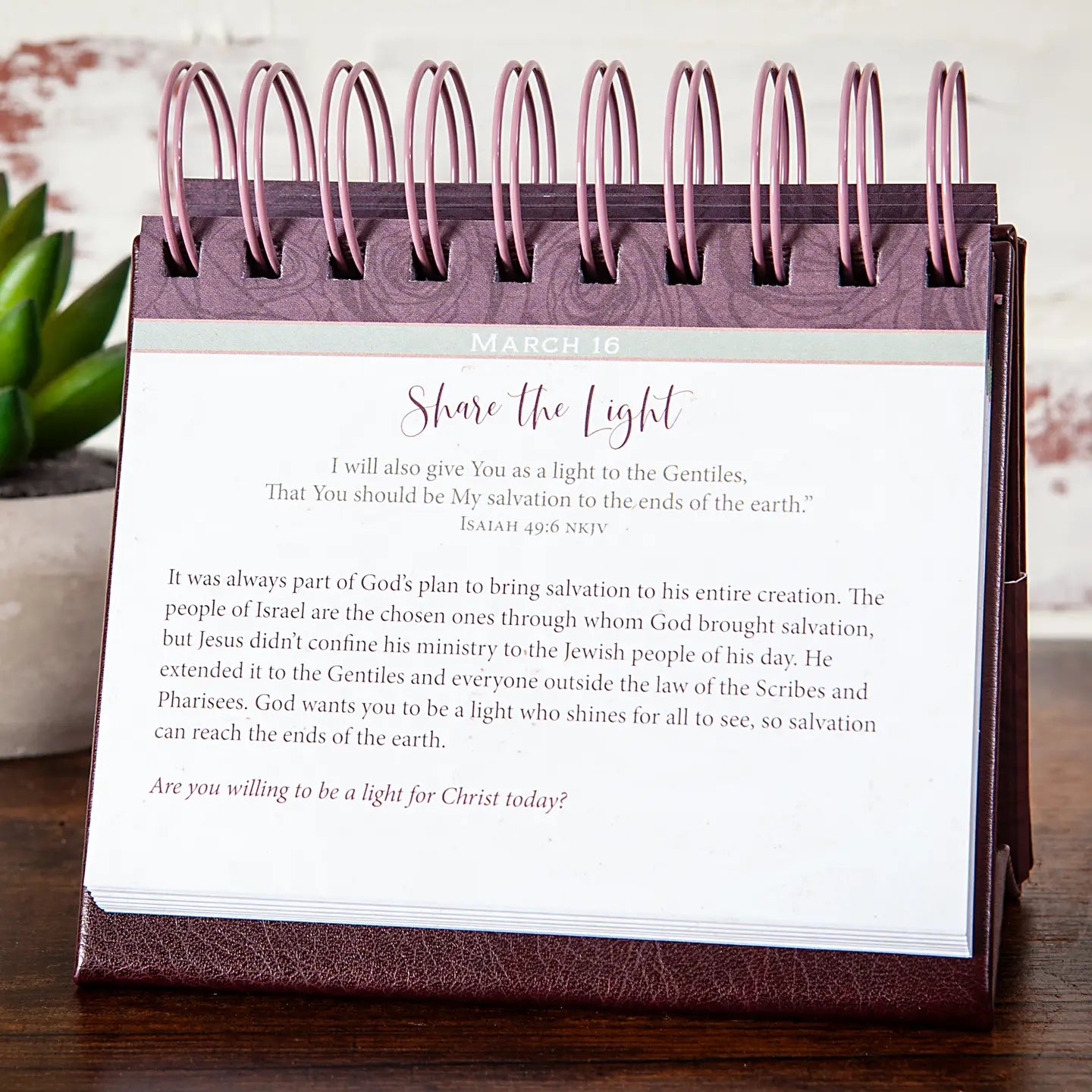 Daily Strength For Women Devotional (Perpetual Calendar)