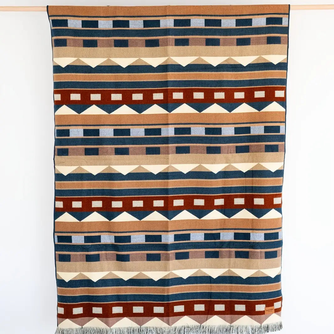 Cottage Line-Stillwater Throw