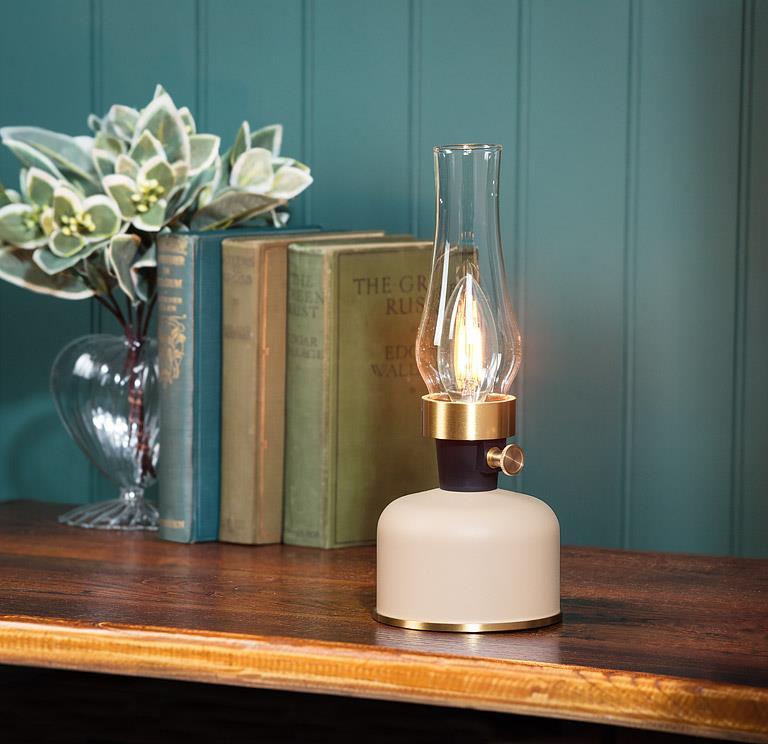 LED Lantern with Chimney