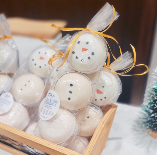 Build -A- Snowman Bath Bomb Set
