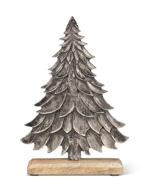 Classic Christmas Tree Decor