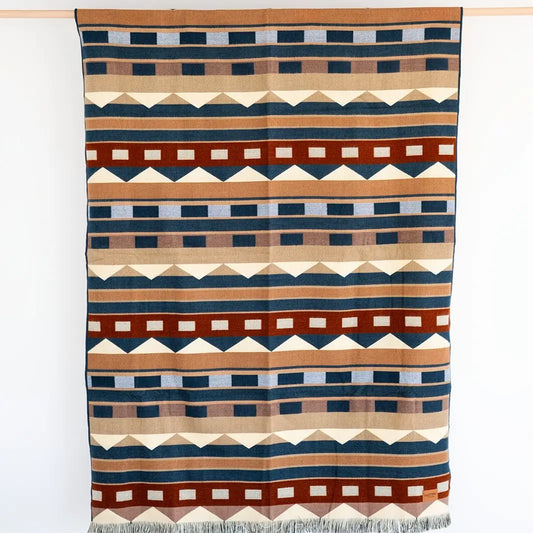Cottage Line-Stillwater Throw